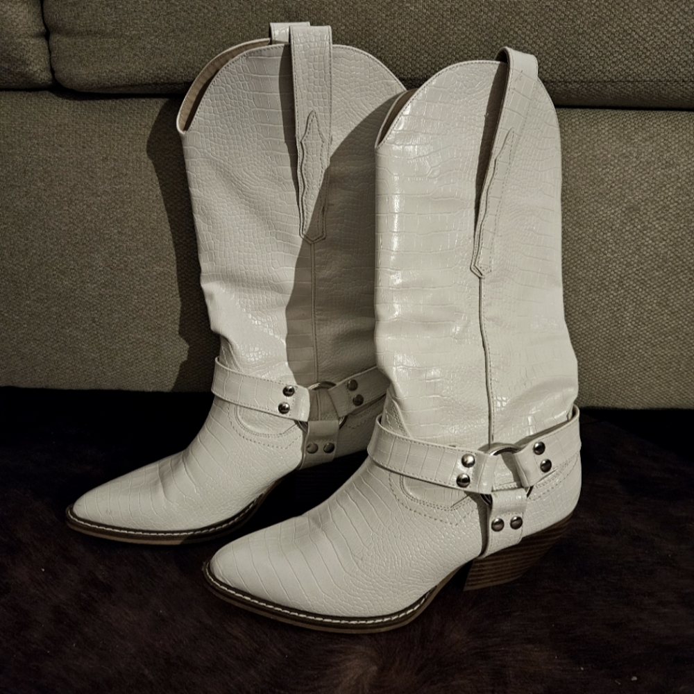 Arider Girl White Snake Skin Pattern Cowboy Boots - Size 7.5